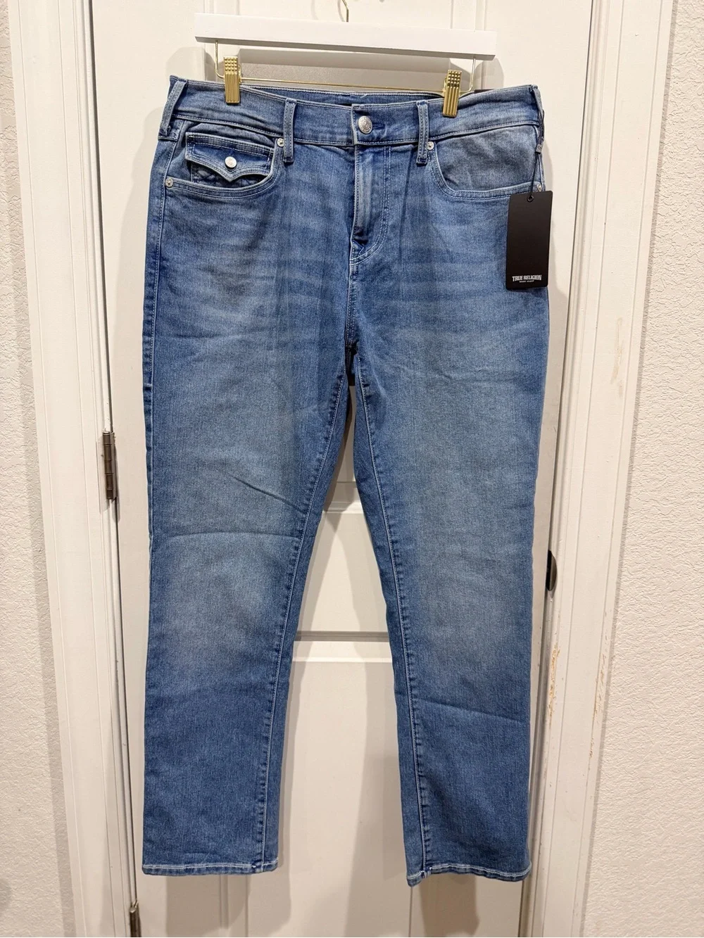 NWT True Religion Geno Relaxed Slim Flap Pocket Jeans Light Wash W32 L32